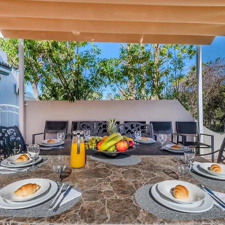 Villa Arrochela By Interhome